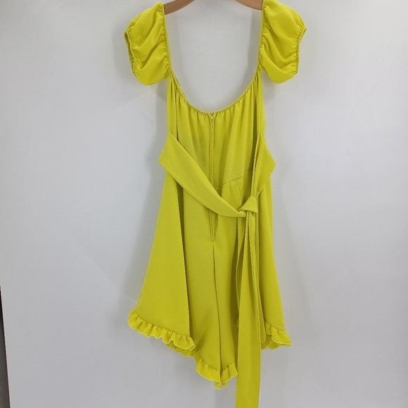 Fashion Nova Brunch Days Romper | Size 1X | NWT | Yellow | Off-Shoulder - Picture 4 of 10